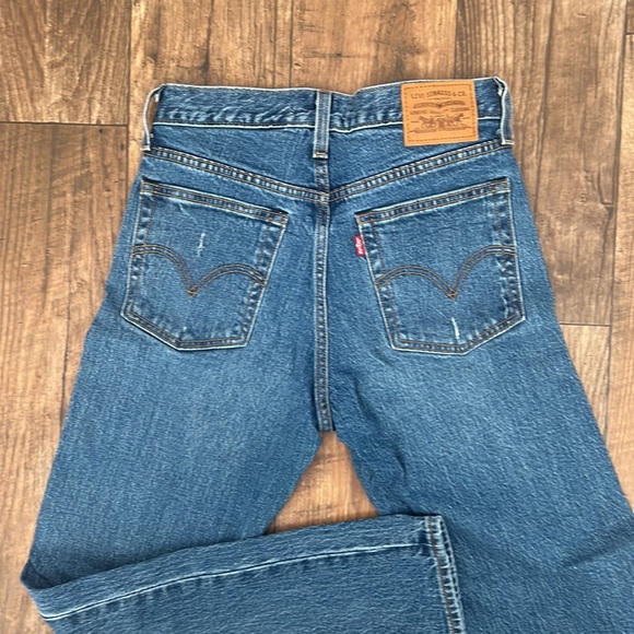 Levi’s Wedgie Straight Jeans - Picture 8 of 12